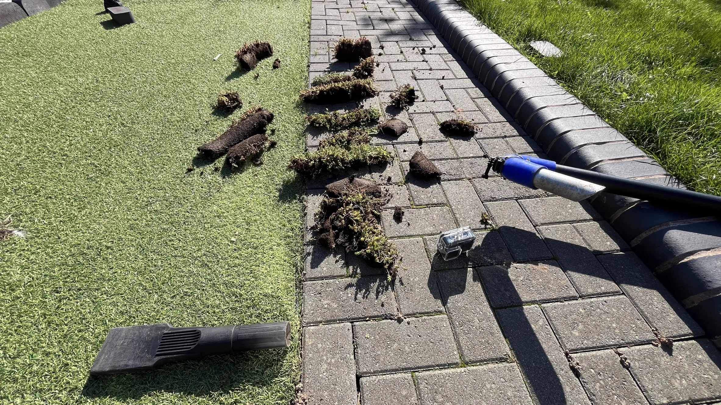 Gutter vacuum cleaning service